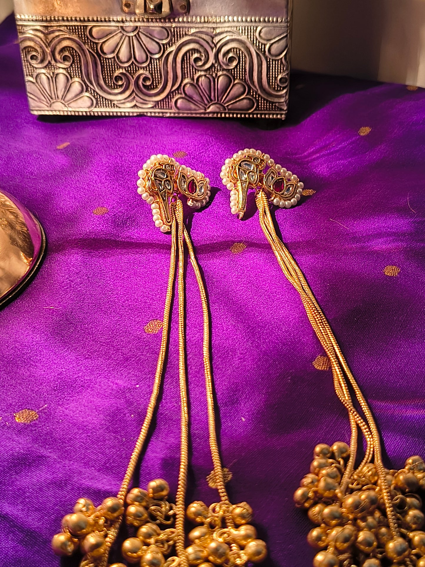 Kundan Pearl Dori Latkan