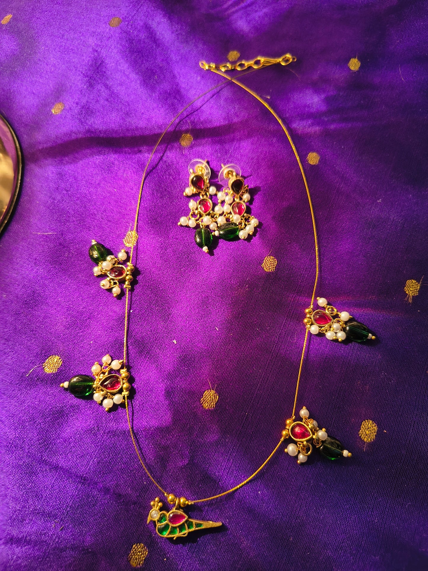 Aaranya Parrot Bloom