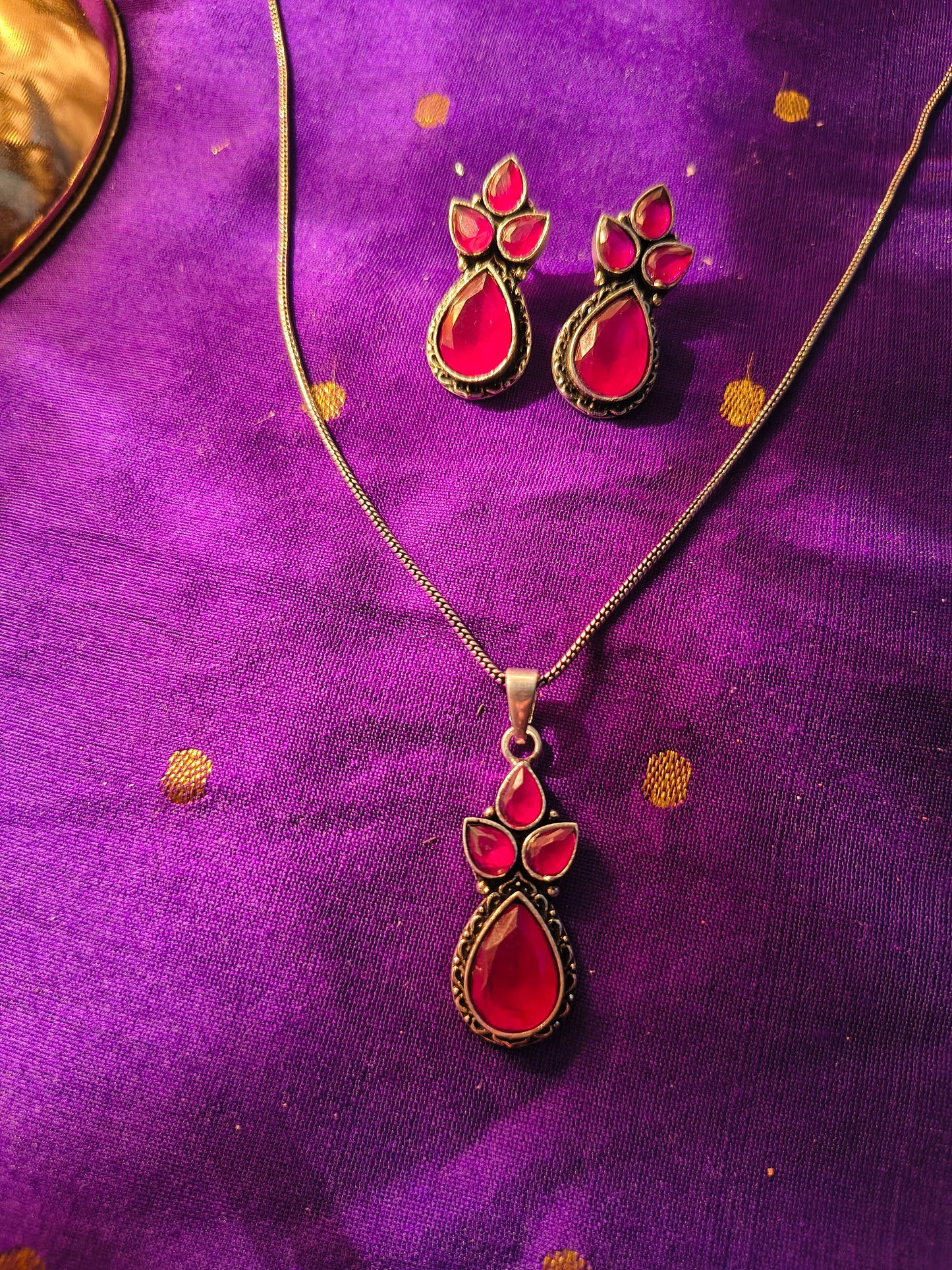 Royal Teardrop Stone Pendant & Earring Set