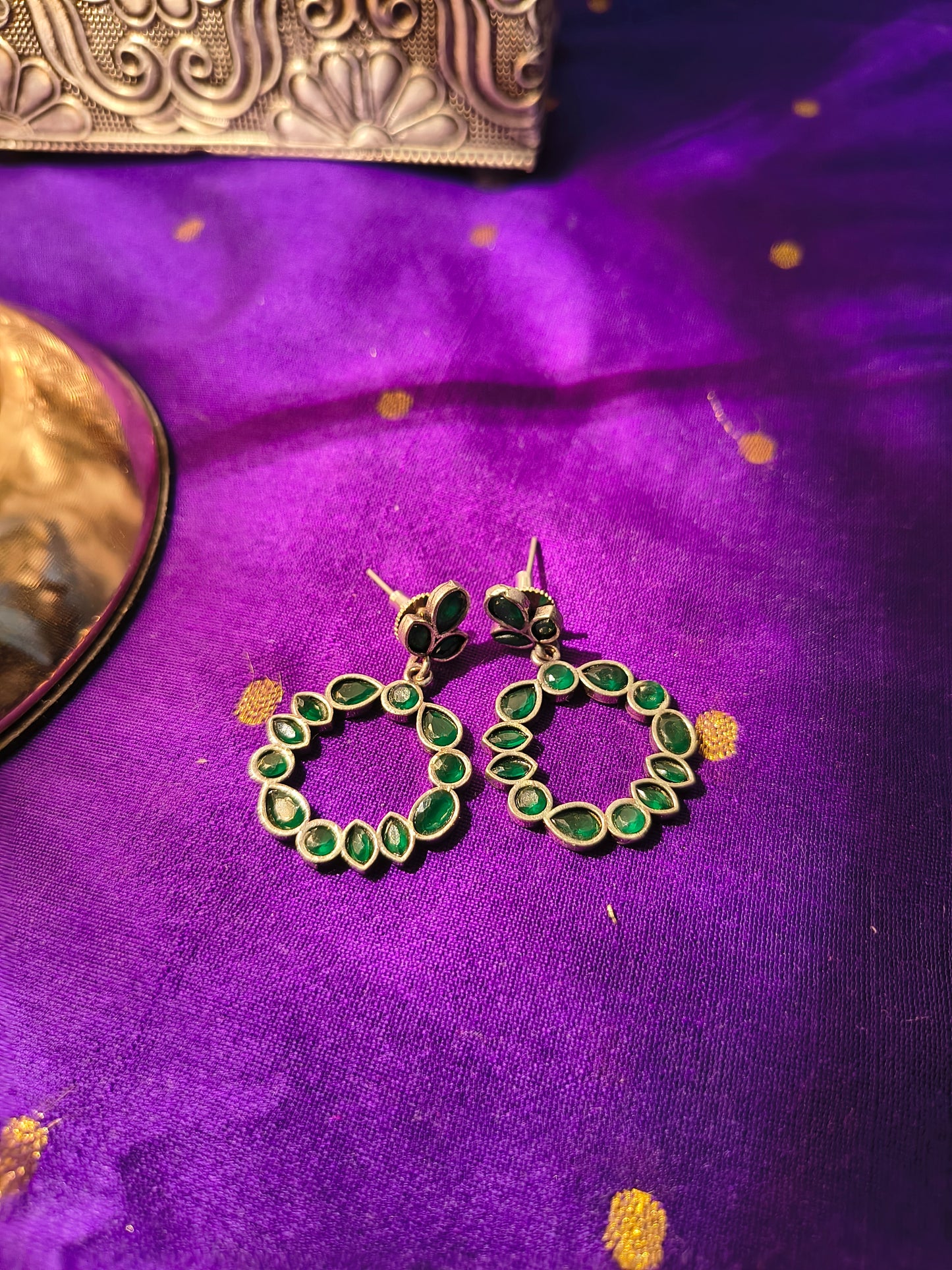 Elegant Circular Kundan Drop Earrings